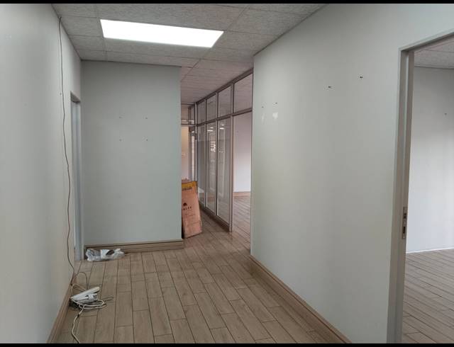 120M² OFFICE TO LET IN MELODIE